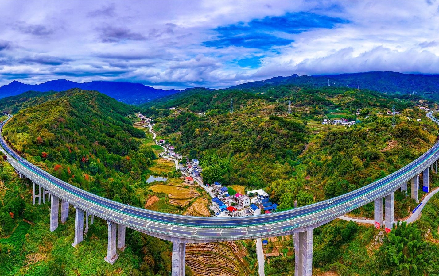 路暢鄉村